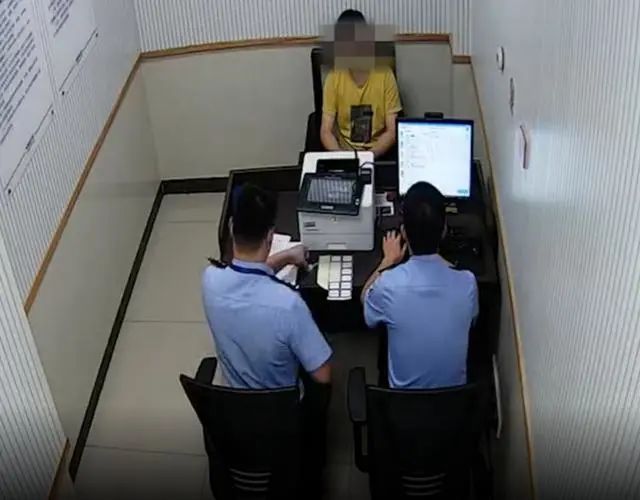  包女士|“小姐姐，记得关门！”杭州姑娘屋内惊现陌生字条，看完监控头皮发麻