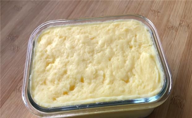 牛奶面糊|牛奶别再直接喝了,加上2个鸡蛋黄,香酥鲜嫩,比炸鲜奶还好吃