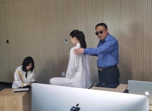 铁力市公安局|涉嫌利用迷信致人死亡的“气功大师”被批捕！16名官员被问责