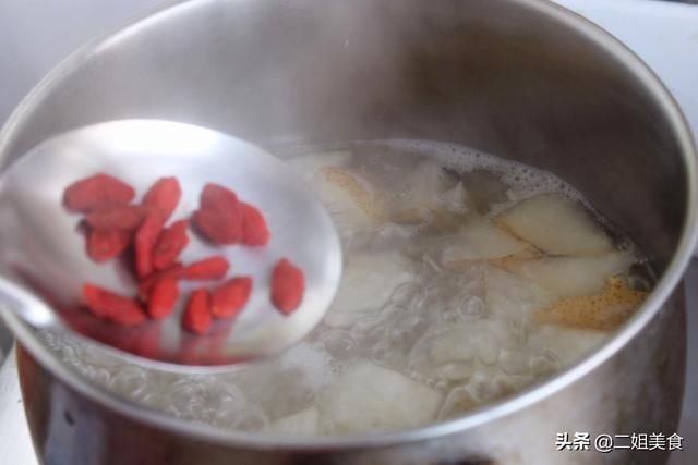 滋润|秋天，我每天都给家人煲这碗汤，香甜可口，滋润营养降秋燥