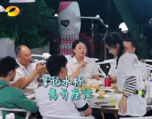  到底|赵丽颖在《中餐厅》到底有没有偷懒？路透图早就证明一切，网友都沉默了