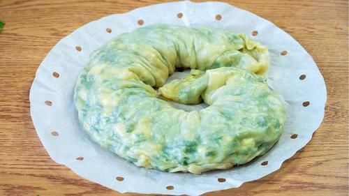 迷上|最近早餐迷上这道面食，一擀一卷，咬一口满嘴香，三伏天要多吃