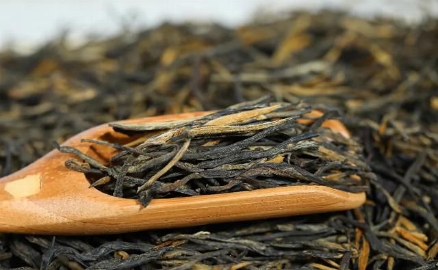  茶叶内含物质|从小白到资深，茶友们都在喝什么茶？