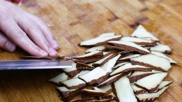  做法|香干只从学会这个做法，家人三天两头点名吃，好吃下饭，一学就会
