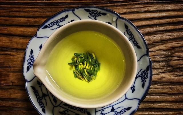  莲心|莲心太苦直接丢？泡水还能这样用