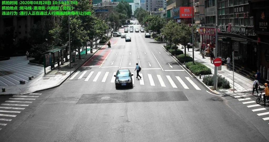高清|高清曝光！司机行人都有！