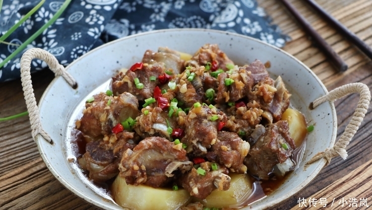  加油|天热排骨别再炖了，教你懒人吃法，不加油不加水，出锅瞬间就吃光