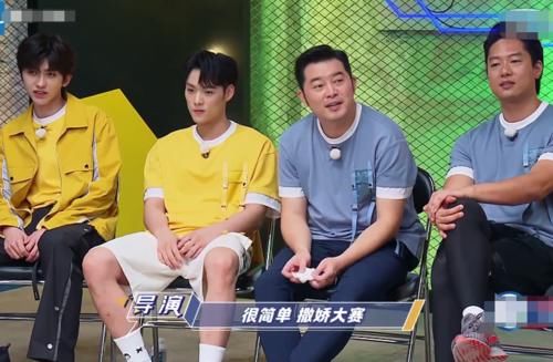  baby|31岁baby现场表演撒娇，镜头拍到男嘉宾们神情，功力如何很明显！