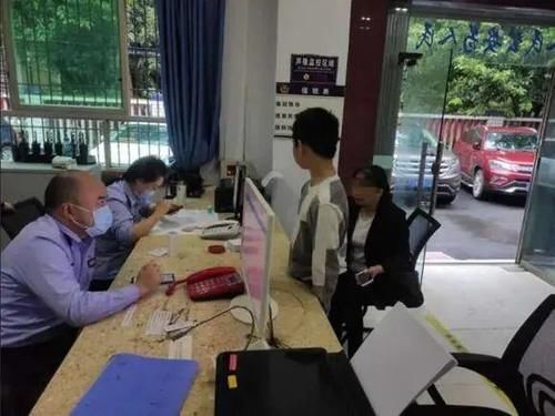 银行卡|女子5万元不翼而飞，报警才知，“小偷”竟在身边