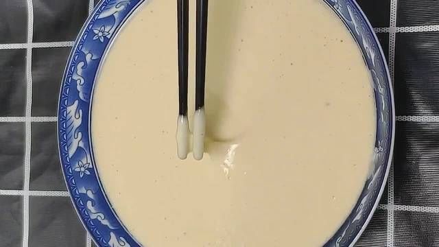 豆角|豆角新的做法，外酥里嫩麻辣鲜香，吃上几口再也停不下来