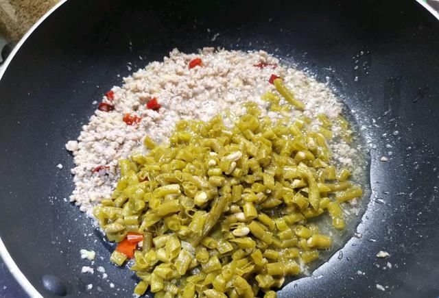 开胃|肉沫酸豆角是真正的米饭杀手,一次吃1斤都不够,酸爽开胃又下饭