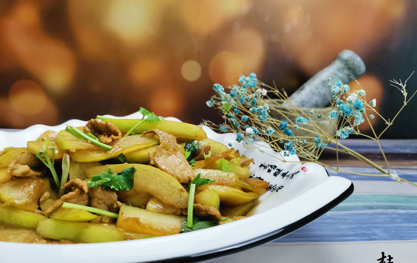  特别|这食材是真正“夏天第1食材”，与肉简单一炒，5分钟美味呈现