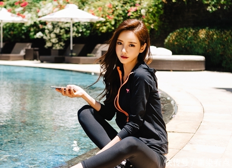 身材|街拍:清新甜美的打底裤小姐姐,身姿曼妙,性感靓丽可人!