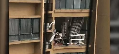 台风|老人关窗坠亡：台风揭了“房屋质量”的底？