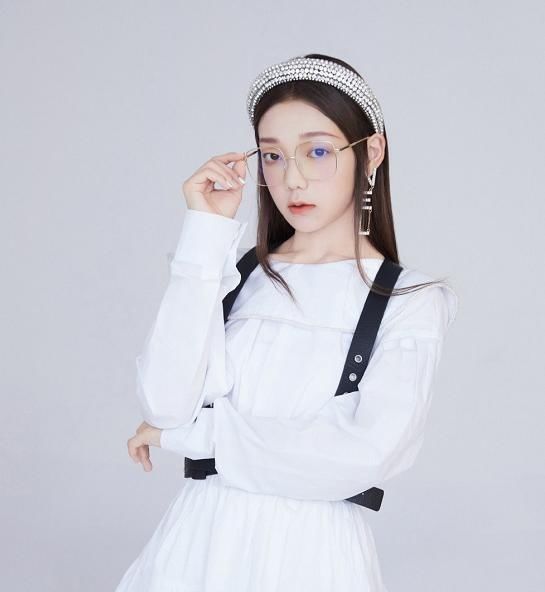  出道|硬糖少女组内分工：希林全能，刘些宁舞担，看到张艺凡，牙笑掉了