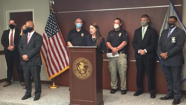  垃圾桶|3岁女孩在生日宴上神秘消失，几天后尸体出现在垃圾桶中