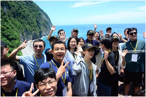 台媒：大陆师生团参访花莲景点太鲁阁，马英九一度当导览员解说