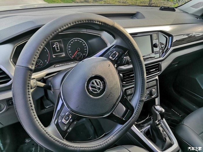  配置都|什么红的黄的紫的黑的，都不如我的白色途铠最亮眼！