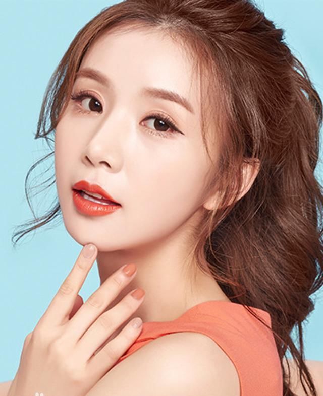  曹璐|何炅新综艺这位小学员，是和宋茜同年的韩国女团成员曹璐啊