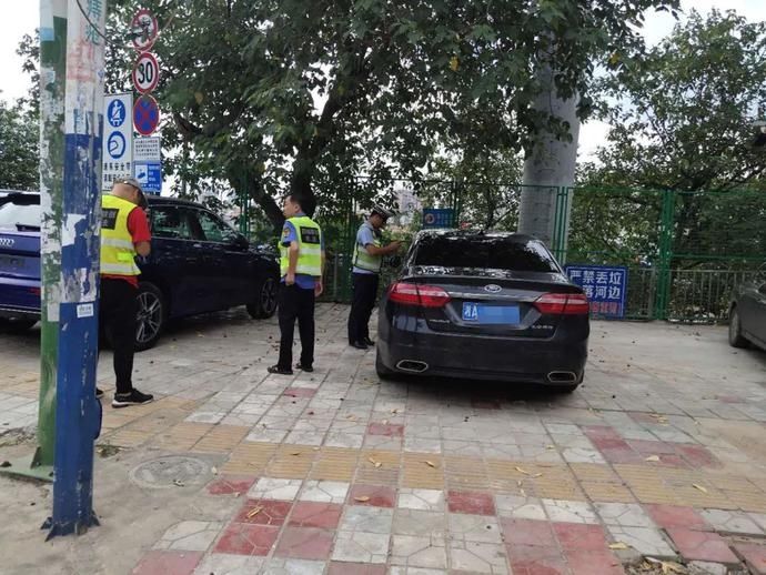 乱停乱放|停车莫任性，违停要处罚！