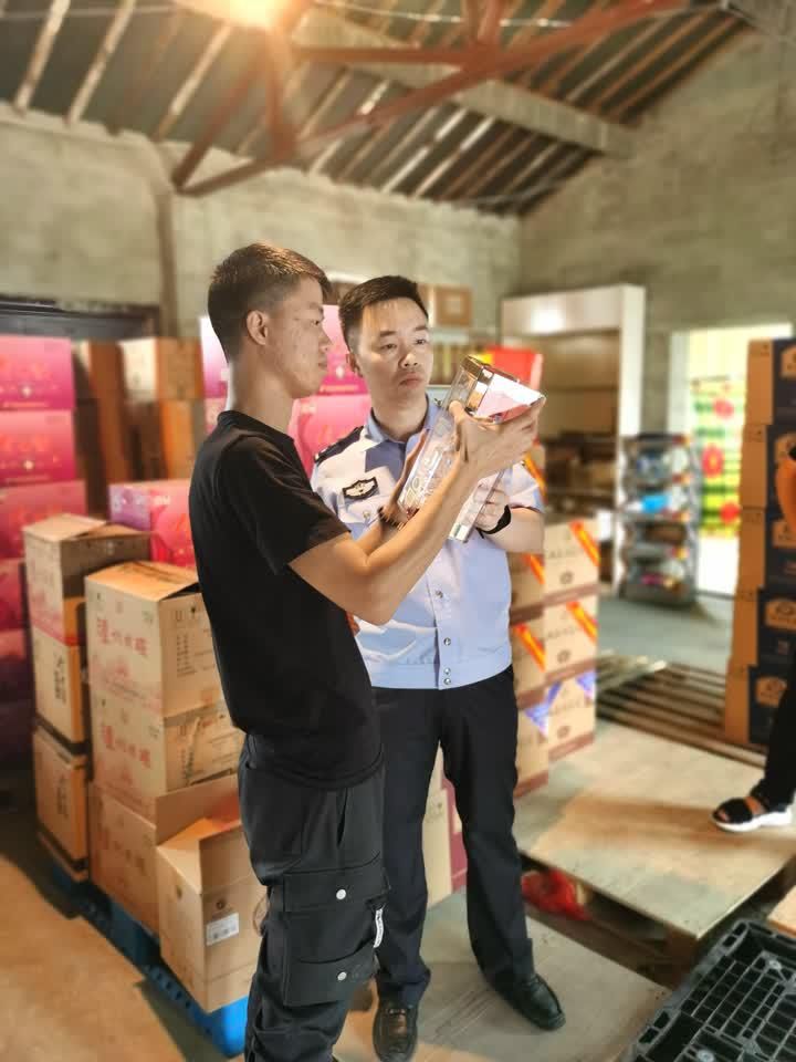 赵先生|花10万块买的五粮液，你这给我寄来的是啥？？？