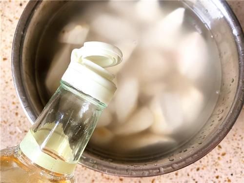 排骨|芋头烧排骨好吃有诀窍,多一步芋头白又粉,美味下饭,一盘不够吃