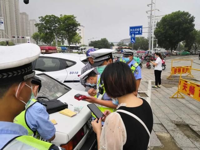 上午|鄂州严查“两轮车”逆行，首日上午共有185名驾驶人被处罚