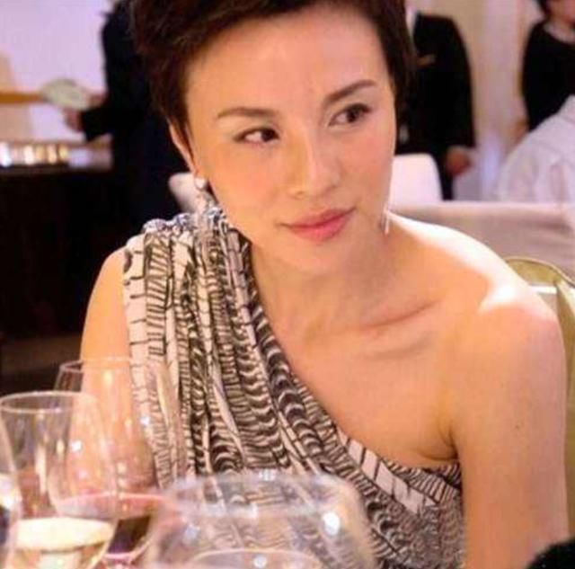 最终|知名女模特，靠贷款过富婆生活，4年借款17亿，最终被判死刑