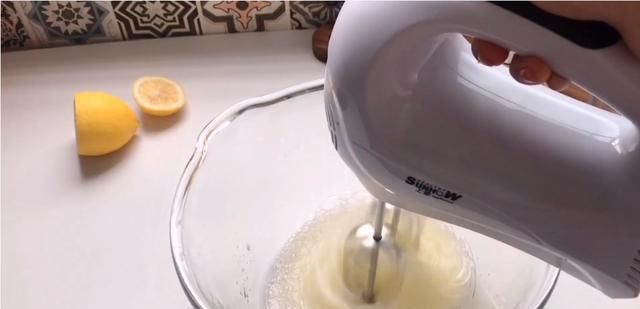  详细|奶牛色的毛巾卷你吃过吗？速来围观2人食网红烘焙详细教程