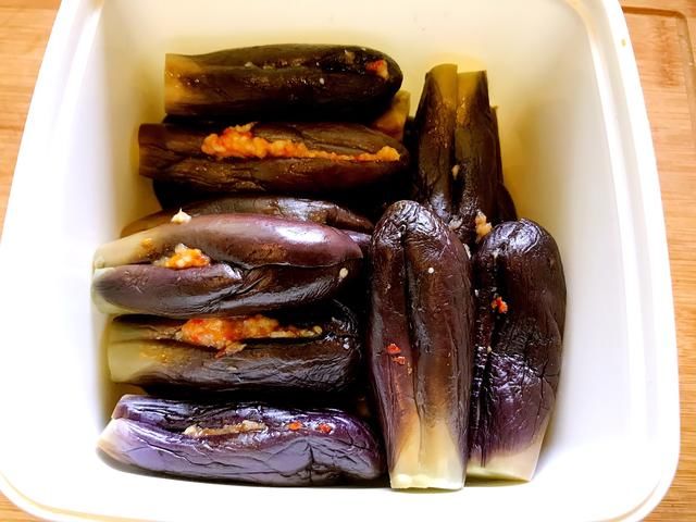  无油|谁说只有过油的茄子才好吃？无油东北常规做法，开胃又下饭