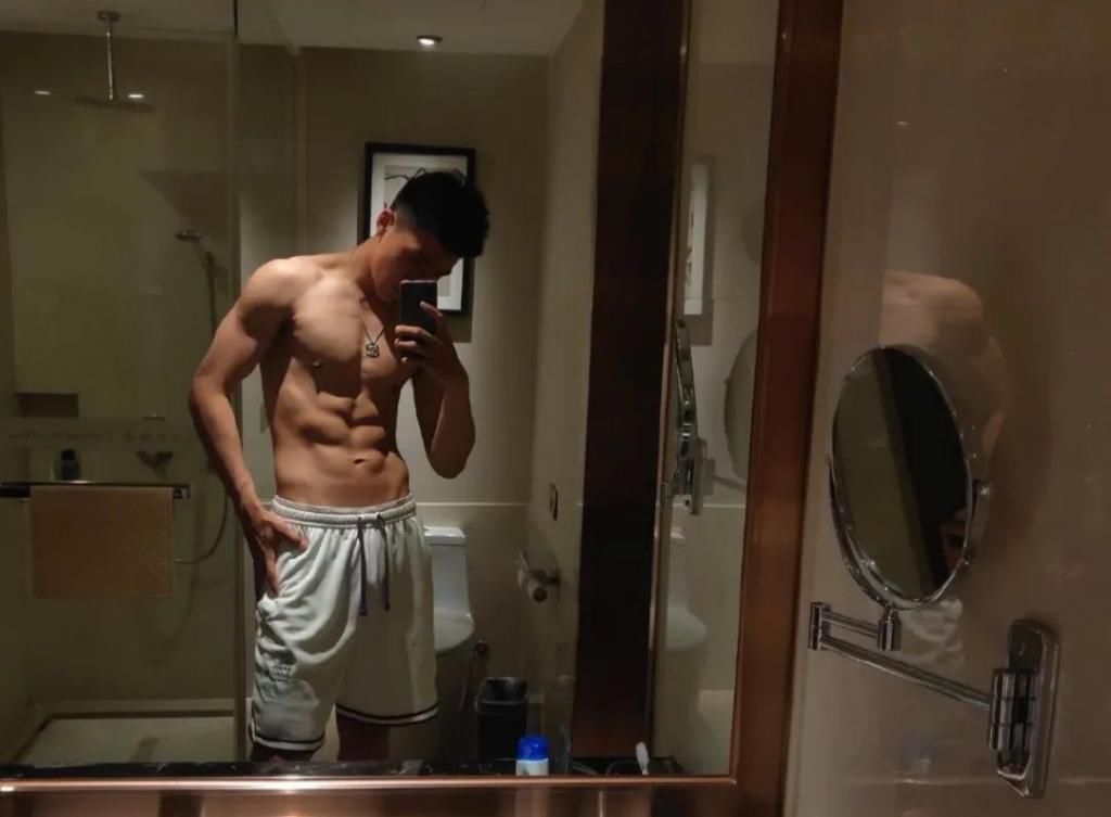  运动|33个肌肉帅哥争做“1”，你确定这不是专做给gay看的节目吗？