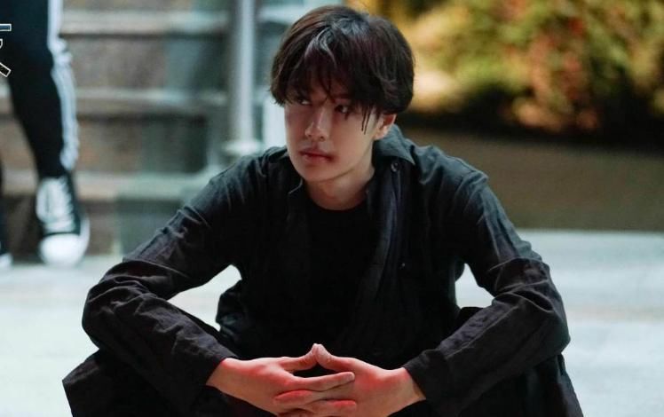  奇怪朋友|没等到《有翡》，却等来王一博19岁拍的网剧定档，熬夜也要追定了