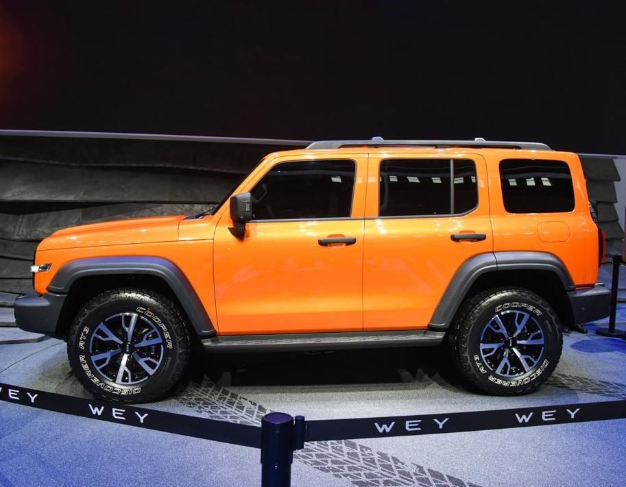  越野|魏建军拿出“越野战神”！配奔驰内饰，四驱+非承载，2.0T爆245马力