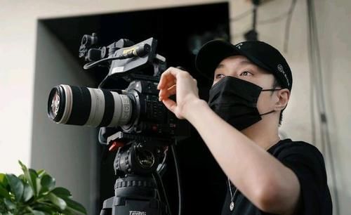  方式|极限男人帮合体，见面打招呼方式很极挑，黄渤一句话让粉丝泪目