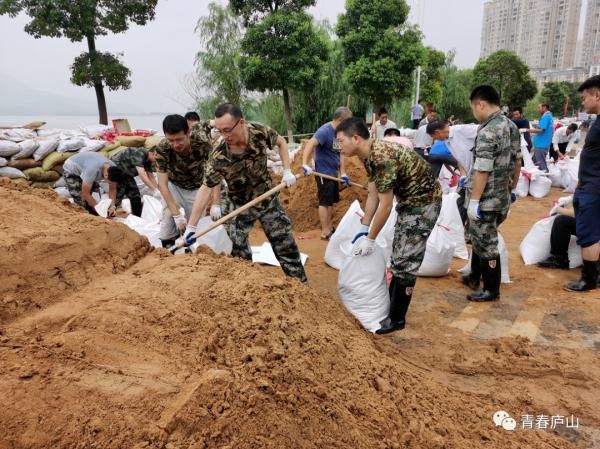 团员青|他们突击在前、乘风破浪的样子，真帅！