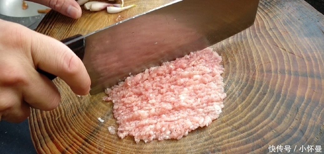 好吃|豆腐中打入2个鸡蛋,没想到这么好吃,鲜嫩味美,上桌汁都不剩