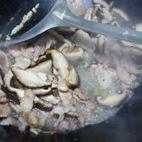  肉片|周末做做家常菜：关键一步，香菇肉片好吃窍门