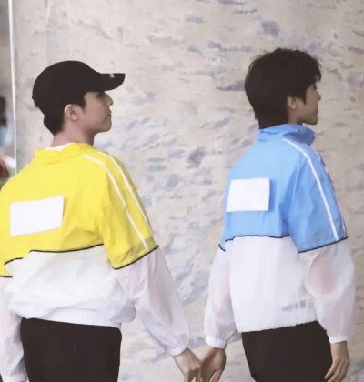  承认|有种“友谊”叫蔡徐坤陈立农, 看到俩人的牵手方式, 我承认我羡慕了