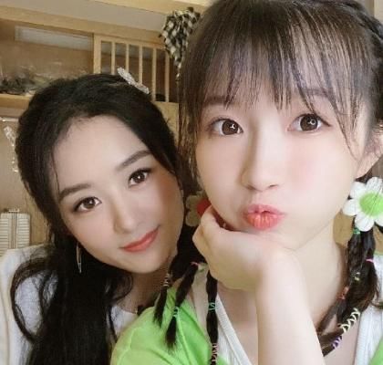  嘉宾|《中餐厅》晒女嘉宾合影，演技好的赵丽颖站边缘，流量明星站C位