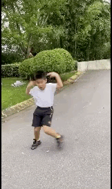  小鱼儿还|还记得《爸爸去哪儿》的小鱼儿吗？他现在长这样