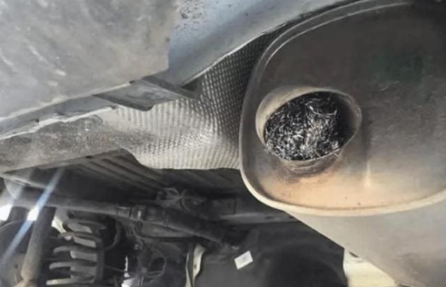  钢丝|车位被占业主怒塞“钢丝球”，车主取车时反问：有没有素质