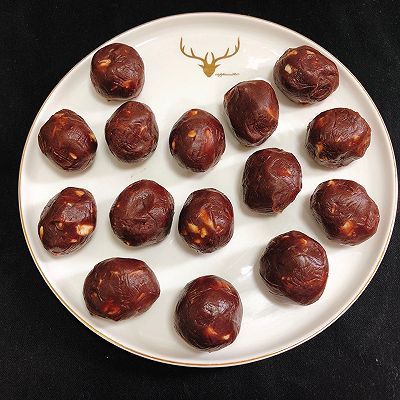 莲花|#入秋滋补正当时#榄仁豆沙莲花月