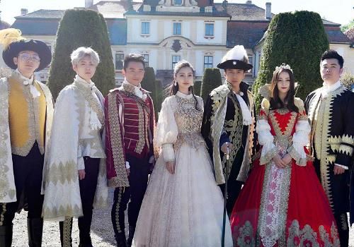  郑恺|郑恺回忆《跑男》录制100期，谁注意配图？唯独没晒新一季合照