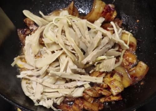  简单|简单好吃的笋尖炒肉片，香嫩营养，爽口下饭，老少皆宜的家常菜