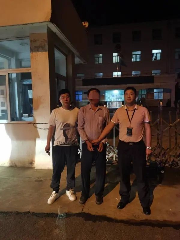雪地|正月的夜里，女子被人挟持到雪地侵犯后杀害，21年后，公安局“四老”出手终破案