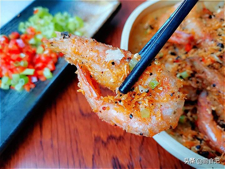 外焦里嫩|秋后,大虾这样做才解馋!外焦里嫩,连虾壳都要吃掉,贵点也值了