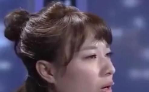 小李|新婚夫妻不久，夫妻两人因一事要离婚，男方要求女方退彩礼