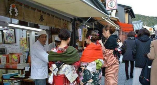  街道|中国游客在日本，街道很干净，人有礼貌，但一到晚上就“尴尬”了