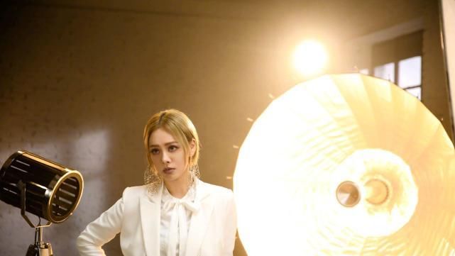 姐姐们|《浪姐》复活赛制遭质疑,许飞或成为返场第一人,你期待吗