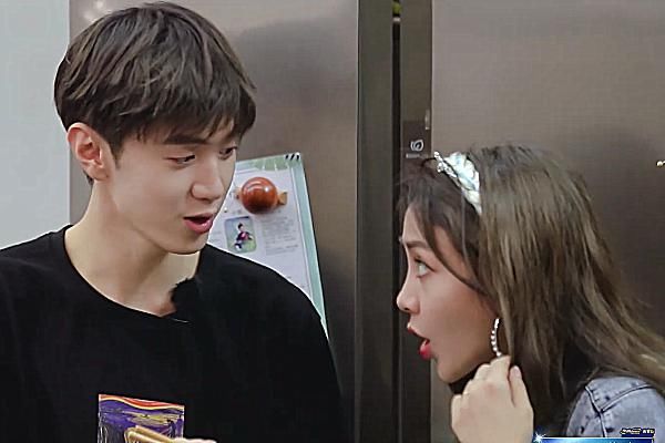  频繁|女团成员参加综艺，和男嘉宾互动频繁，刚火起来就想组CP吗